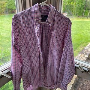 VV button down